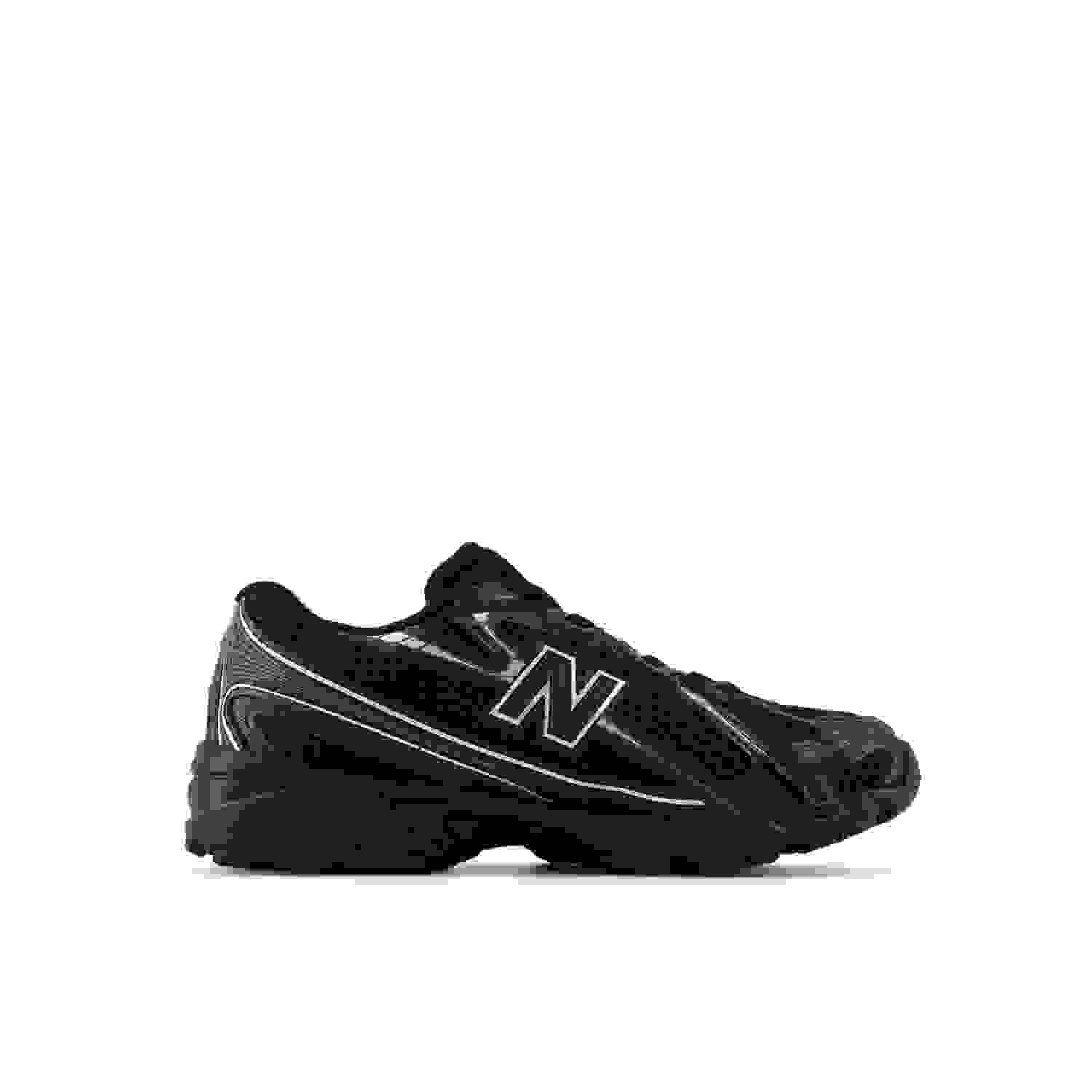 New Balance 740 Preschool Boys' "Black/Silver" Shoe